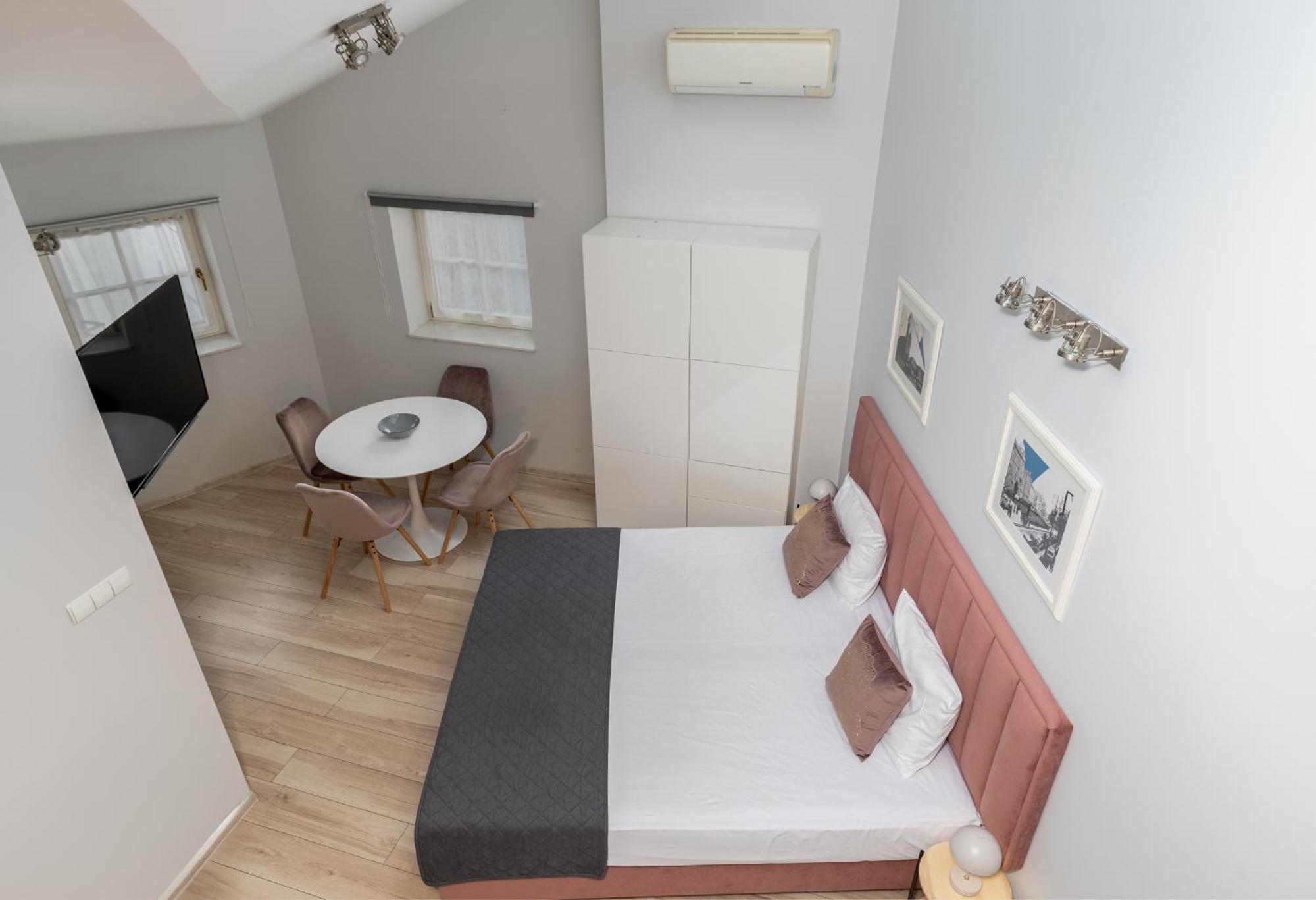 Miodowa Boutique Residence Krasków Cameră foto
